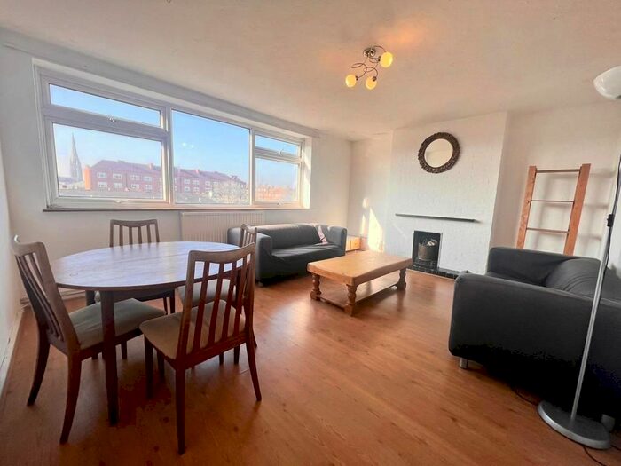 1 Bedroom Flat To Rent In Axminster Road, Holloway, N7