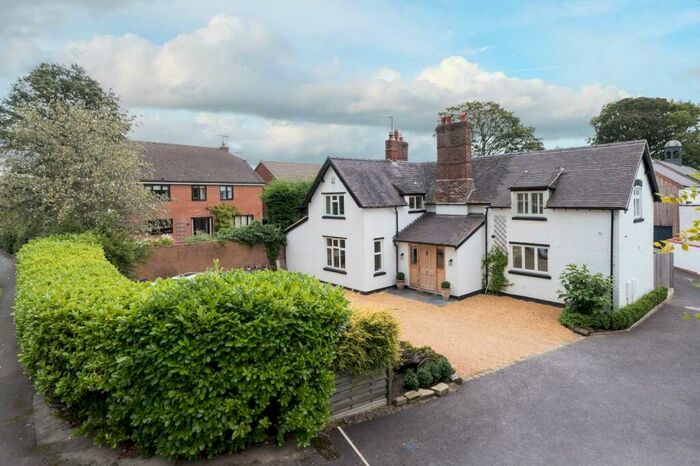 4 Bedroom Detached House To Rent In Whitehall Drive, Hartford, CW8