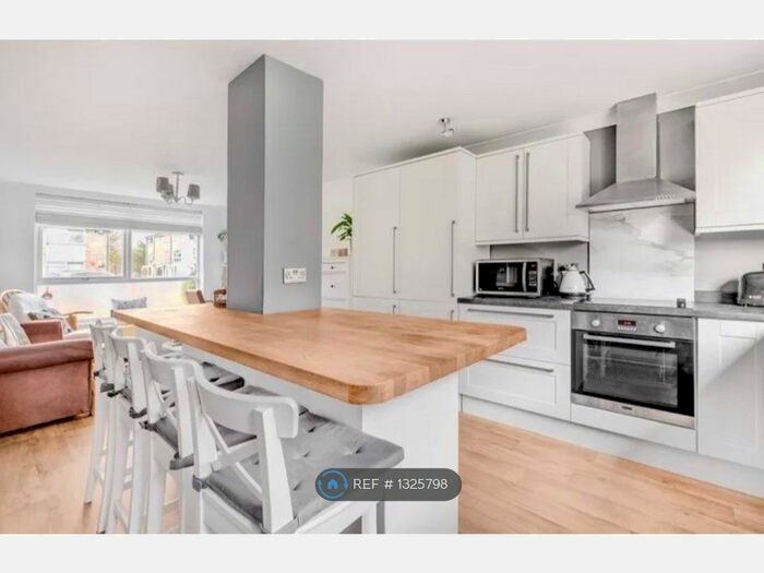 1 Bedroom Flat To Rent In Curtis Road, Epsom KT19