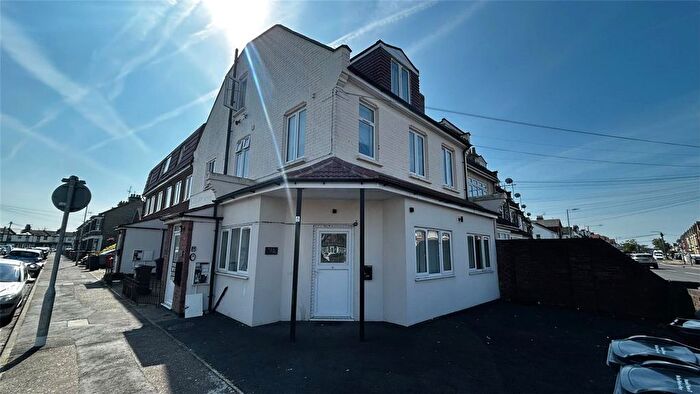1 Bedroom Flat To Rent In Wellesley Road, Clacton-On-Sea, Essex, CO15
