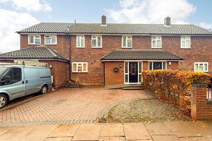 3 Bedroom Terraced House For Sale In High Oaks, St. Albans, Hertfordshire, AL3
