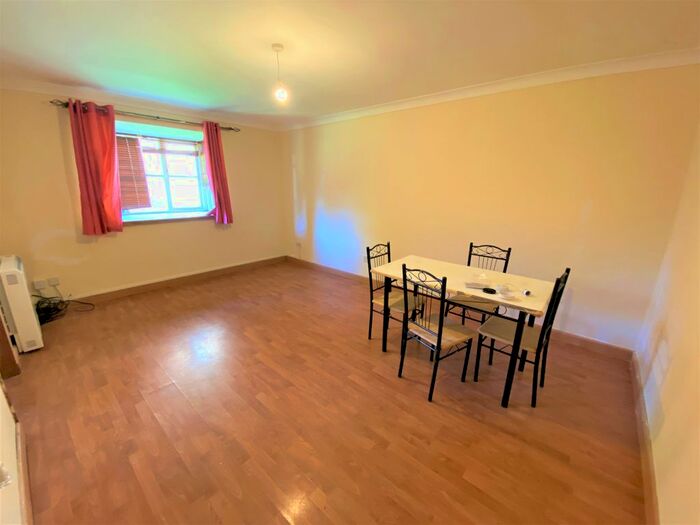1 Bedroom Flat To Rent In Conway Gardens, Grays RM17