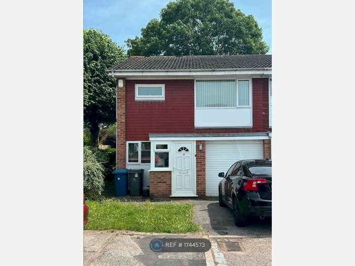 3 Bedroom Semi-Detached House To Rent In Nearsby Drive, West Bridgford, Nottingham, NG2