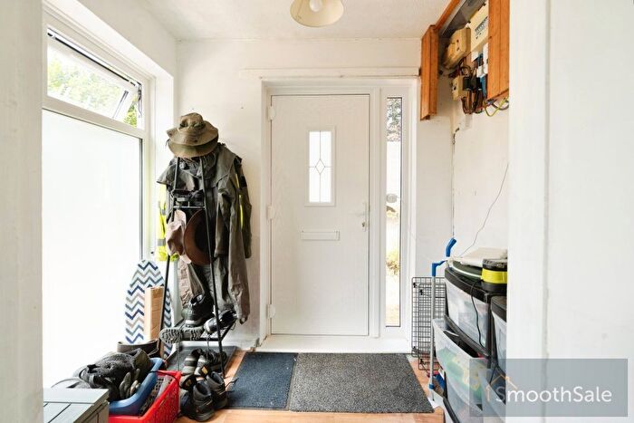 4 Bedroom Bungalow For Sale In New Bungalow, Farnham Road, Liss, GU33