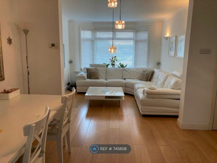 3 Bedroom Semi-Detached House To Rent In Honeypot Lane, Stanmore, HA7