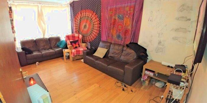 7 Bedroom Terraced House To Rent In Manor Drive, Hyde Park, Leeds, LS6