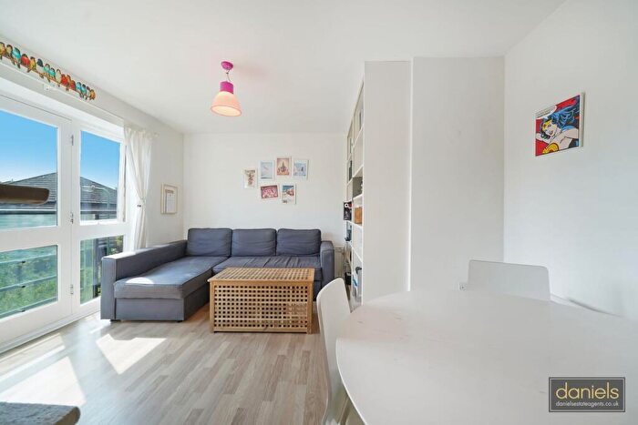 2 Bedroom Apartment For Sale In Harlesden Road, Willesden, London, NW10