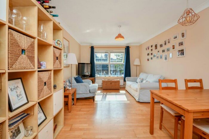 2 Bedroom Flat To Rent In Trafalgar Street, London, SE17