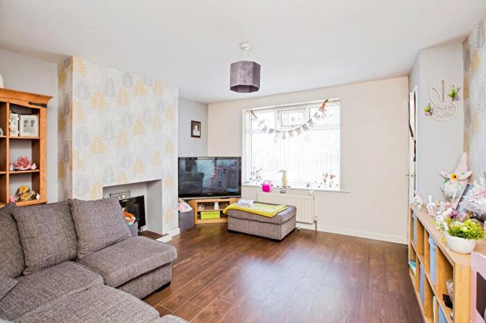 3 Bedroom End Of Terrace House For Sale In Green Lane, Greetland, Halifax, West Yorkshire, HX4