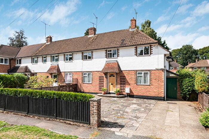 3 Bedroom Semi-Detached House For Sale In Oveton Way, Bookham, KT23