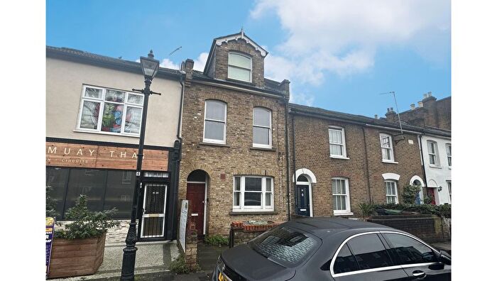 1 Bedroom Flat For Sale In Flat A, Beulah Road, Walthamstow, London, E17