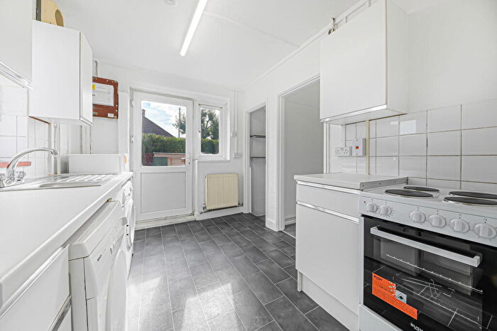 2 Bedroom End Of Terrace House To Rent In Westminster Road, Sutton, SM1