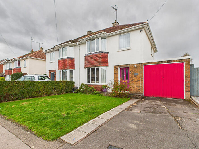 3 Bedroom Semi-Detached House For Sale In Haddon Drive, Woodley, RG5