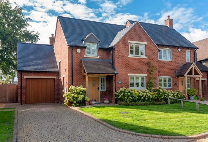 3 Bedroom Semi-Detached House For Sale In Church Bank, Tredington, Shipston-on-Stour, CV36