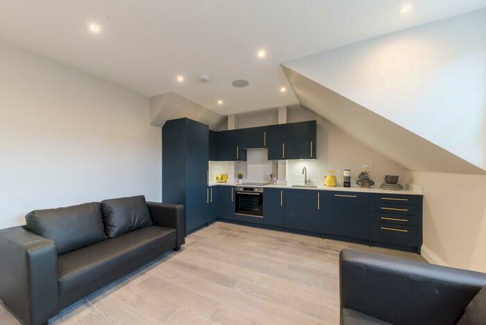 2 Bedroom Flat To Rent In Malvern Road, Kilburn Park, NW6