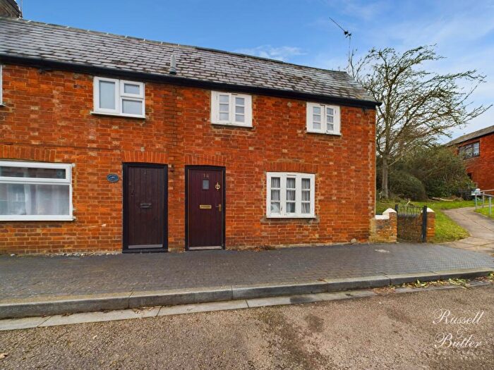 2 Bedroom Cottage For Sale In North End Square, Buckingham, MK18