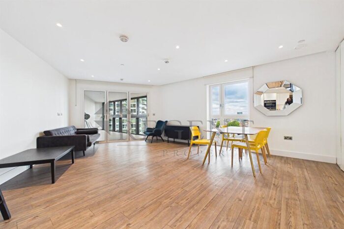 3 Bedroom Apartment For Sale In Wiverton Tower, New Drum Street, E1