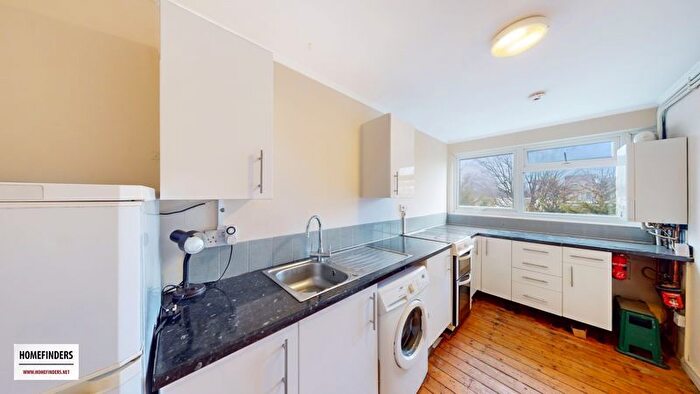 2 Bedroom Flat For Sale In Carnarvon Road, Stratford, E15