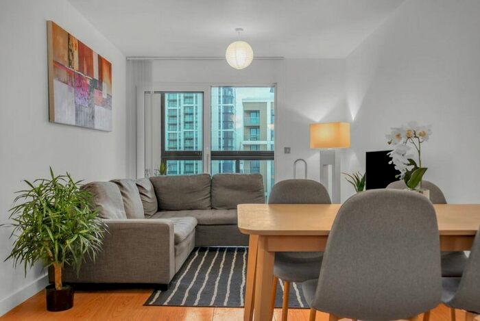 2 Bedroom Flat To Rent In City Peninsula, Barge Walk, London, SE10