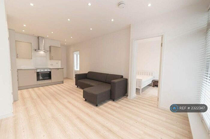 2 Bedroom Flat To Rent In Mowlem Street, London, E2