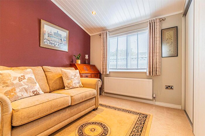 2 Bedroom Retirement Property For Sale In North Drive, Blunsdon Abbey Park, Blunsdon, SN25