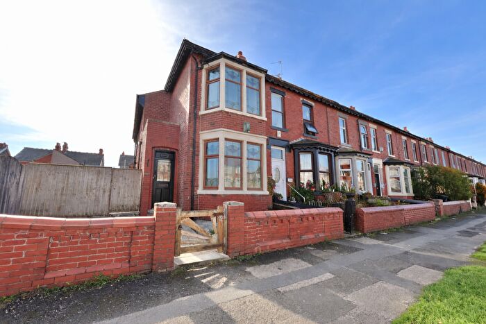 3 Bedroom End Of Terrace House For Sale In Red Bank Road, Bispham, FY2