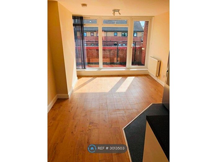 2 Bedroom Flat To Rent In Dalmarnock Road, Glasgow, G40