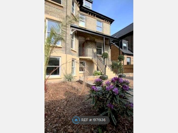 2 Bedroom Flat To Rent In East Croydon, Croydon, CR0