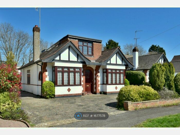 4 Bedroom Detached House To Rent In Elmroyd Avenue, Potters Bar, EN6