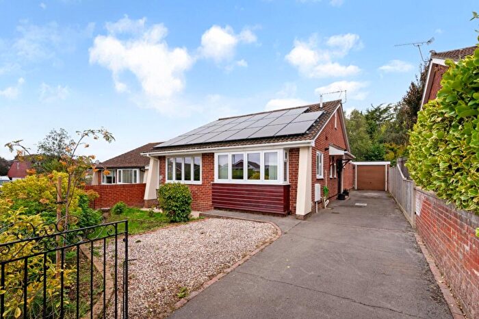 4 Bedroom House For Sale In Heath Close, Waterlooville, Hampshire, PO8
