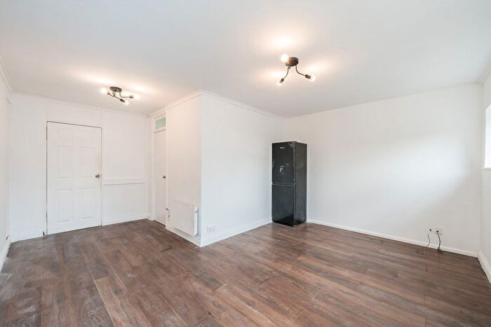 2 Bedroom Flat To Rent In Pitshanger Lane, Ealing, W5