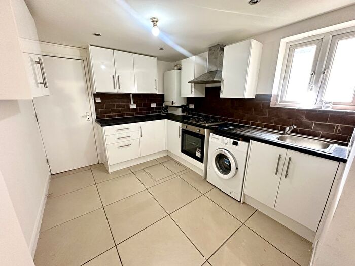 4 Bedroom Terraced House To Rent In Adelaide Road, Southall, UB2