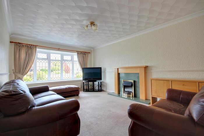2 Bedroom Semi-Detached Bungalow For Sale In Well Lane, Willerby, Hull, HU10