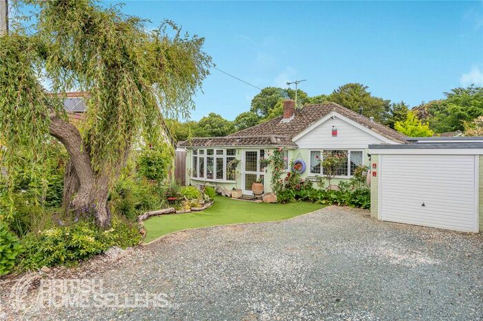 3 Bedroom Bungalow For Sale In Stonehills, Fawley, Southampton, Hampshire, SO45