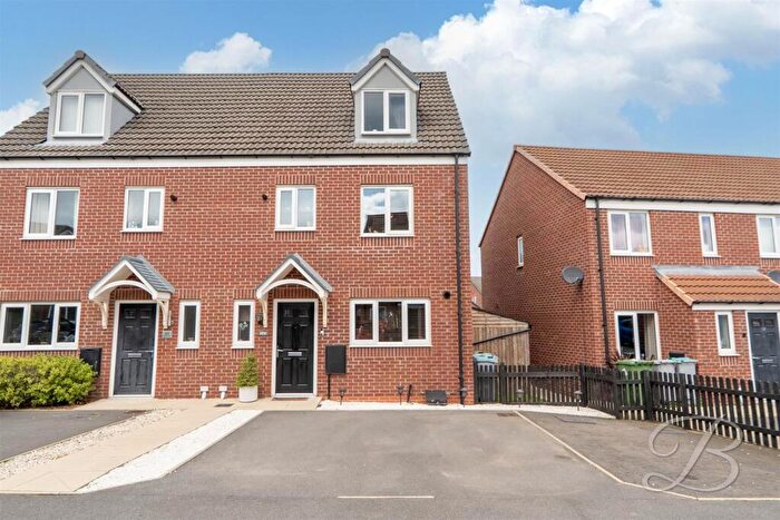 4 Bedroom Semi-Detached House For Sale In Skylark Way, Clipstone Village, Mansfield, NG21