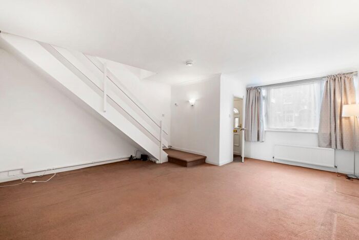 3 Bedroom End Of Terrace House For Sale In Drakefield Road, SW17