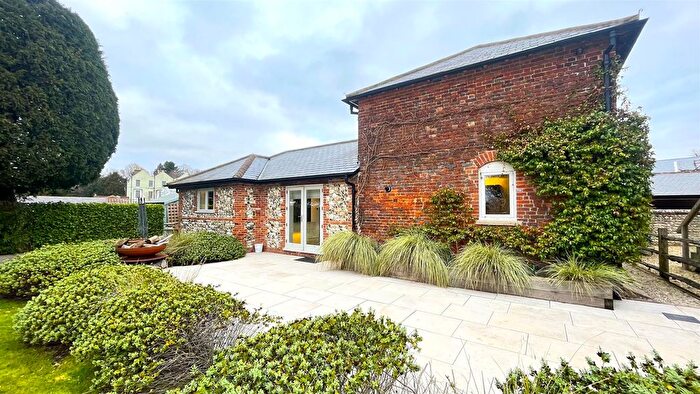 2 Bedroom Barn Conversion To Rent In Park Road, Banstead, SM7