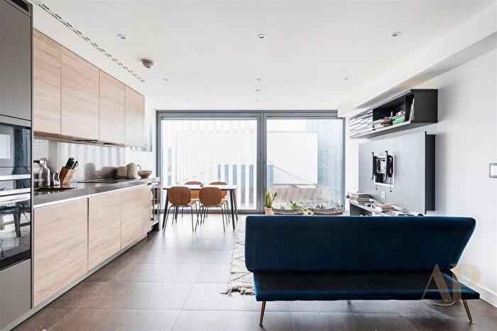 1 Bedroom Flat To Rent In Chronicle Tower, City Road, EC1V