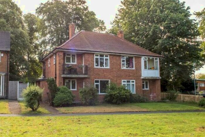 1 Bedroom Flat To Rent In Leafield Close, Leeds, West Yorkshire, LS17