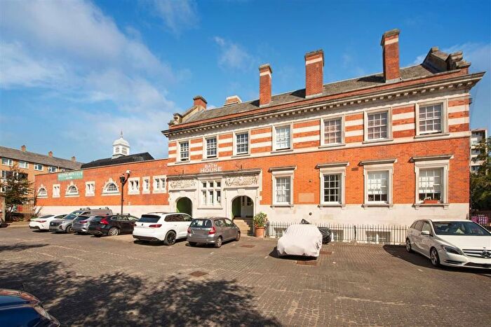 2 Bedroom Flat For Sale In Dunbridge Street, Bethnal Green, E2