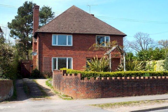 2 Bedroom Maisonette To Rent In Weybourne Road, Farnham GU9