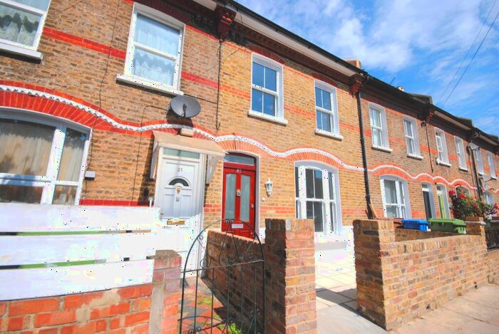 2 Bedroom Flat To Rent In Buchan Road London, SE15