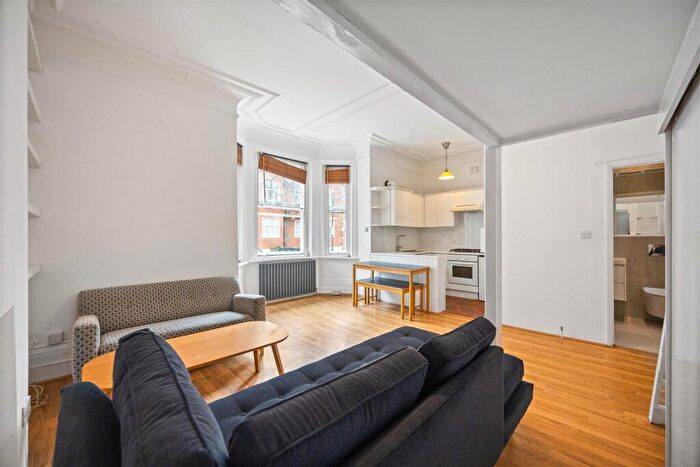 Flat To Rent In Glenloch Road, Belsize Park, NW3