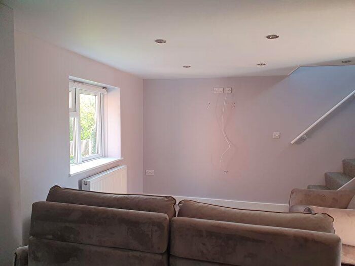 2 Bedroom Flat To Rent In Hill Top, Derby, DE74