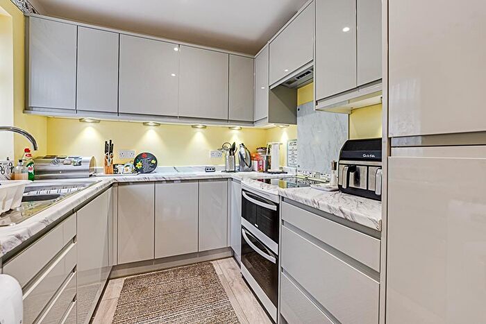 2 Bedroom Semi-Detached Bungalow For Sale In Severn Way, Kettering, NN16