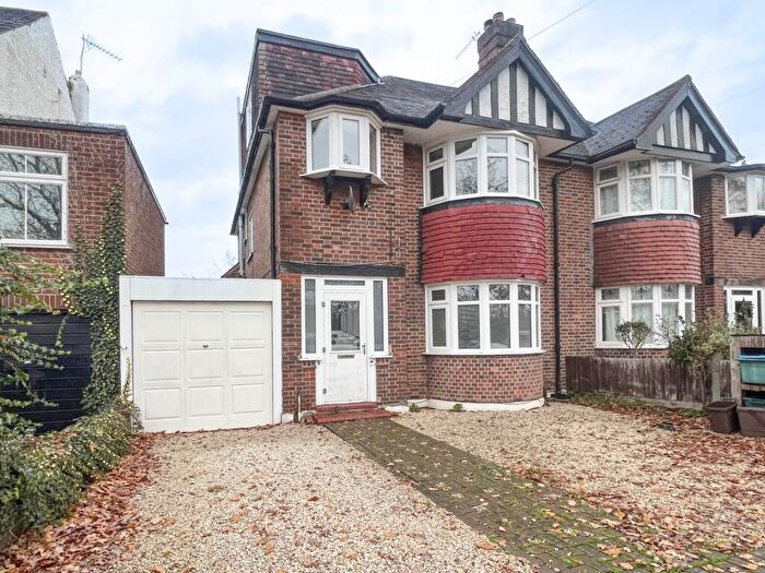 4 Bedroom Semi Detached House To Rent In West Barnes Lane, New Malden, KT3