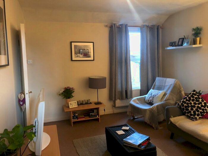 1 Bedroom Flat To Rent In Coverton Road, London, SW17