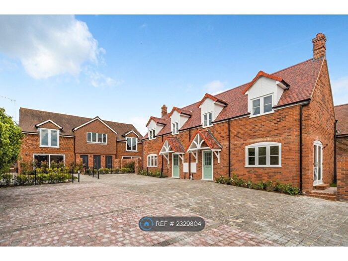 3 Bedroom Flat To Rent In Sunset Court, Princes Risborough, HP27