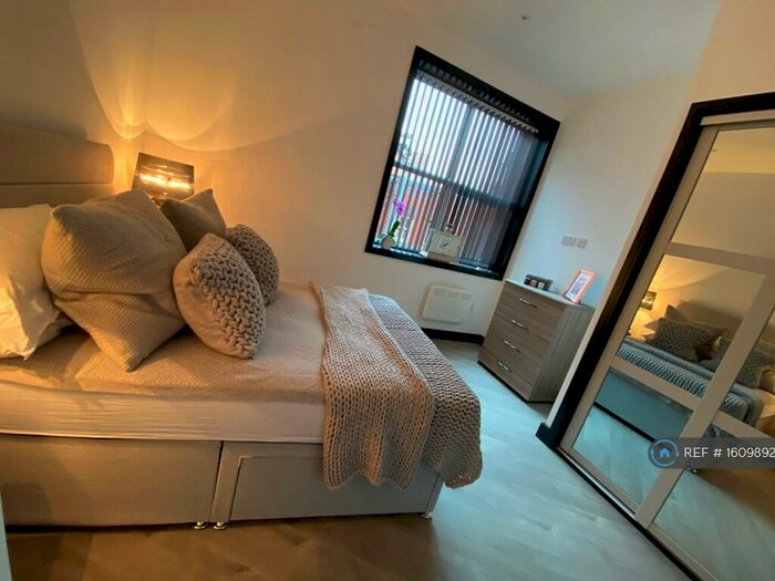 1 Bedroom Flat To Rent In Stanford House, Stourbridge, DY8