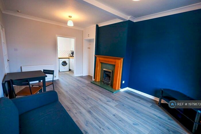2 Bedroom Flat To Rent In Saughton Loan, Edinburgh, EH12